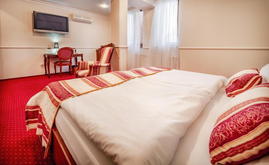 Hotel Capital With Private Wellness Nitra Eksteriør billede