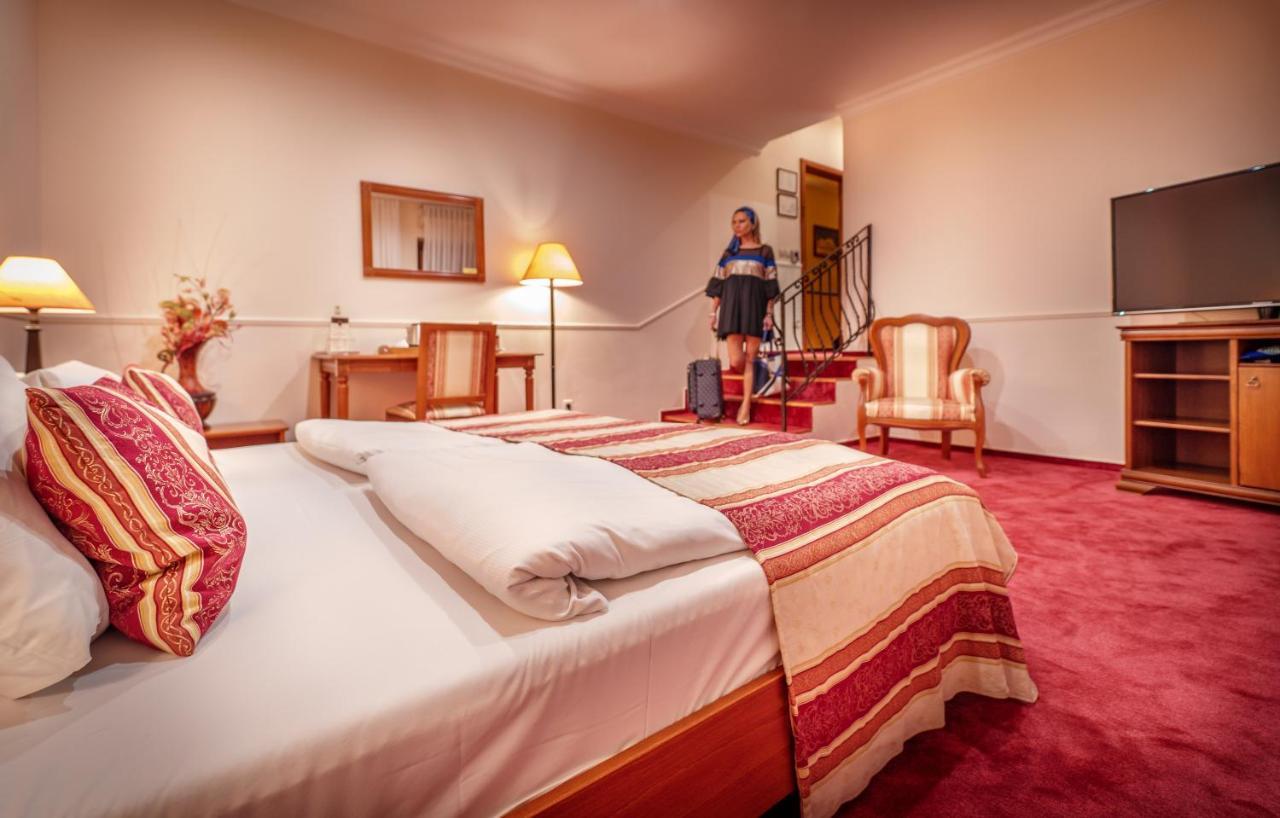 Hotel Capital With Private Wellness Nitra Eksteriør billede