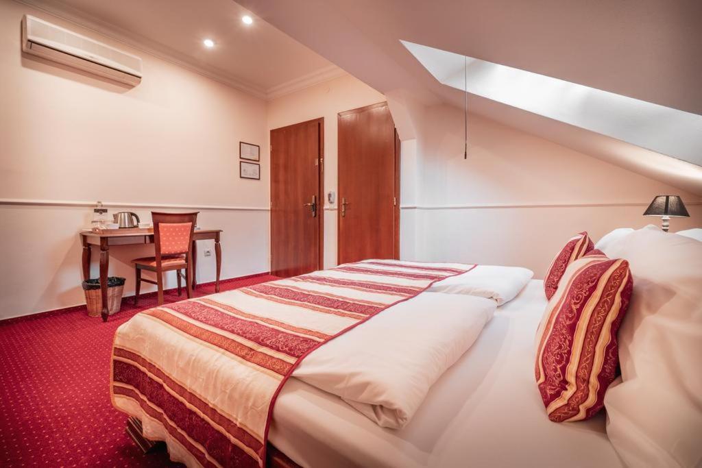 Hotel Capital With Private Wellness Nitra Eksteriør billede