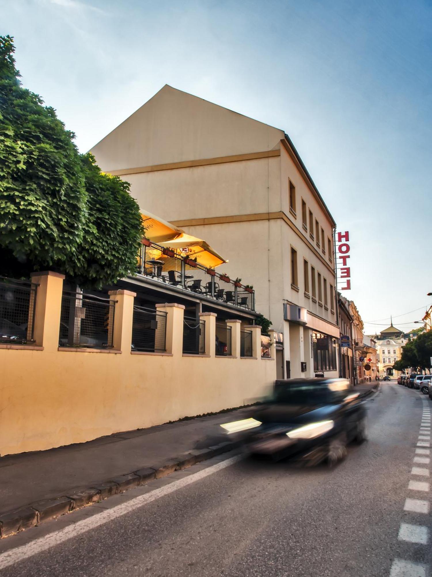Hotel Capital With Private Wellness Nitra Eksteriør billede