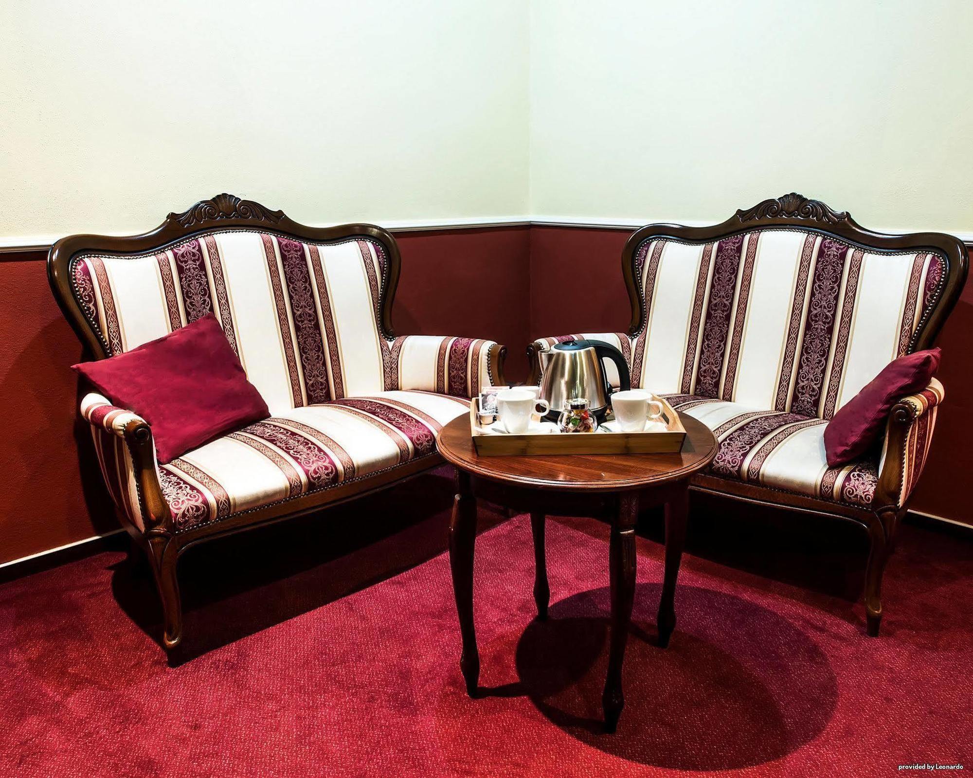 Hotel Capital With Private Wellness Nitra Eksteriør billede